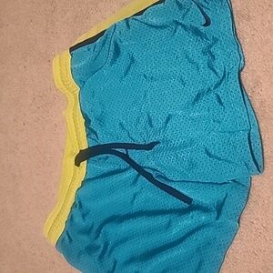 Nike mesh shorts women's size large